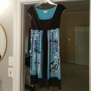 Black and blue paisley cap-sleeved dress